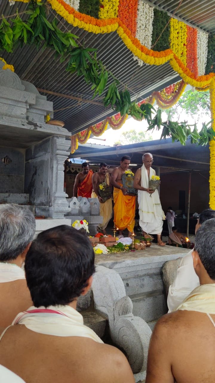 ಅಶ್ವತ್ಥಕಟ್ಟೆ  ಜೀರ್ಣೋದ್ಧಾರ ಹಾಗೂ ನಾಗದೇವರ ಪುನಃಪ್ರತಿಷ್ಠೆ